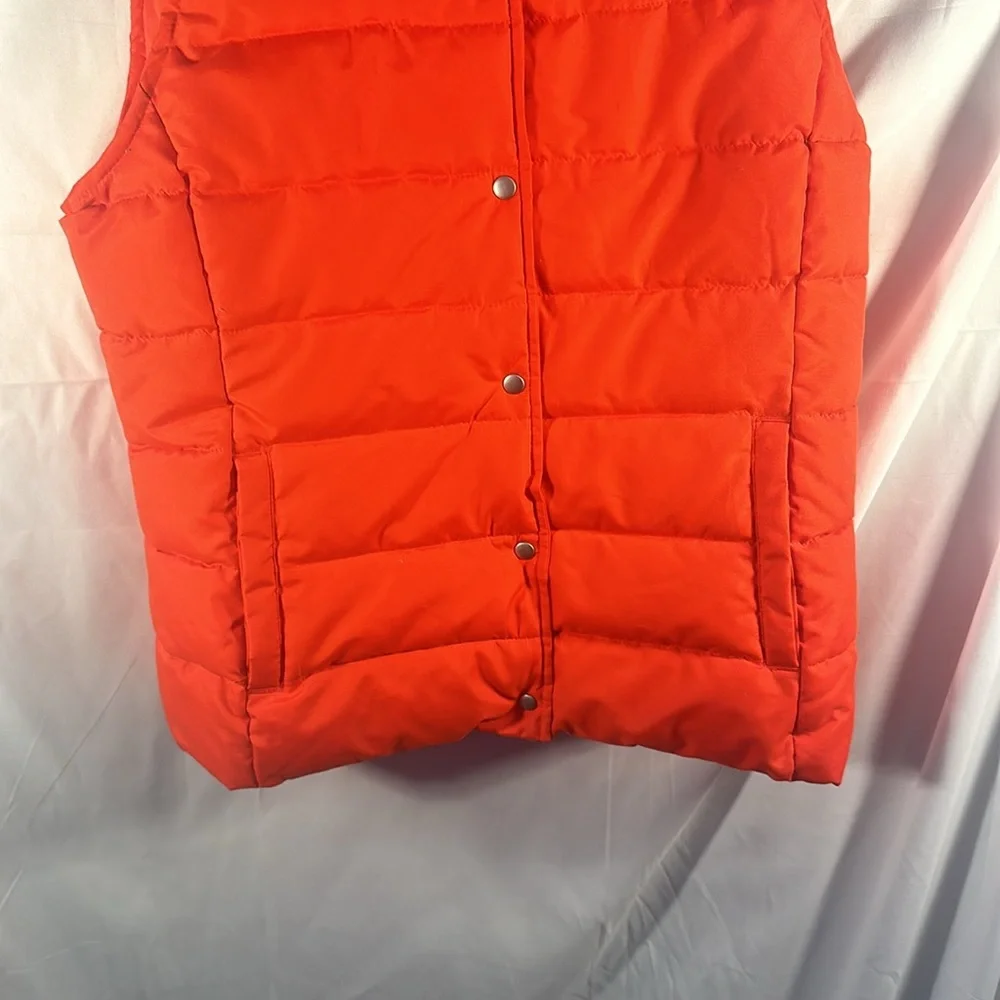 OLD NAVY Red Puffer Vest Size Medium - Picture 3 of 11